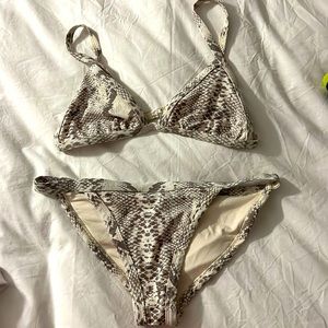 Beach riot bikini snakeskin size medium